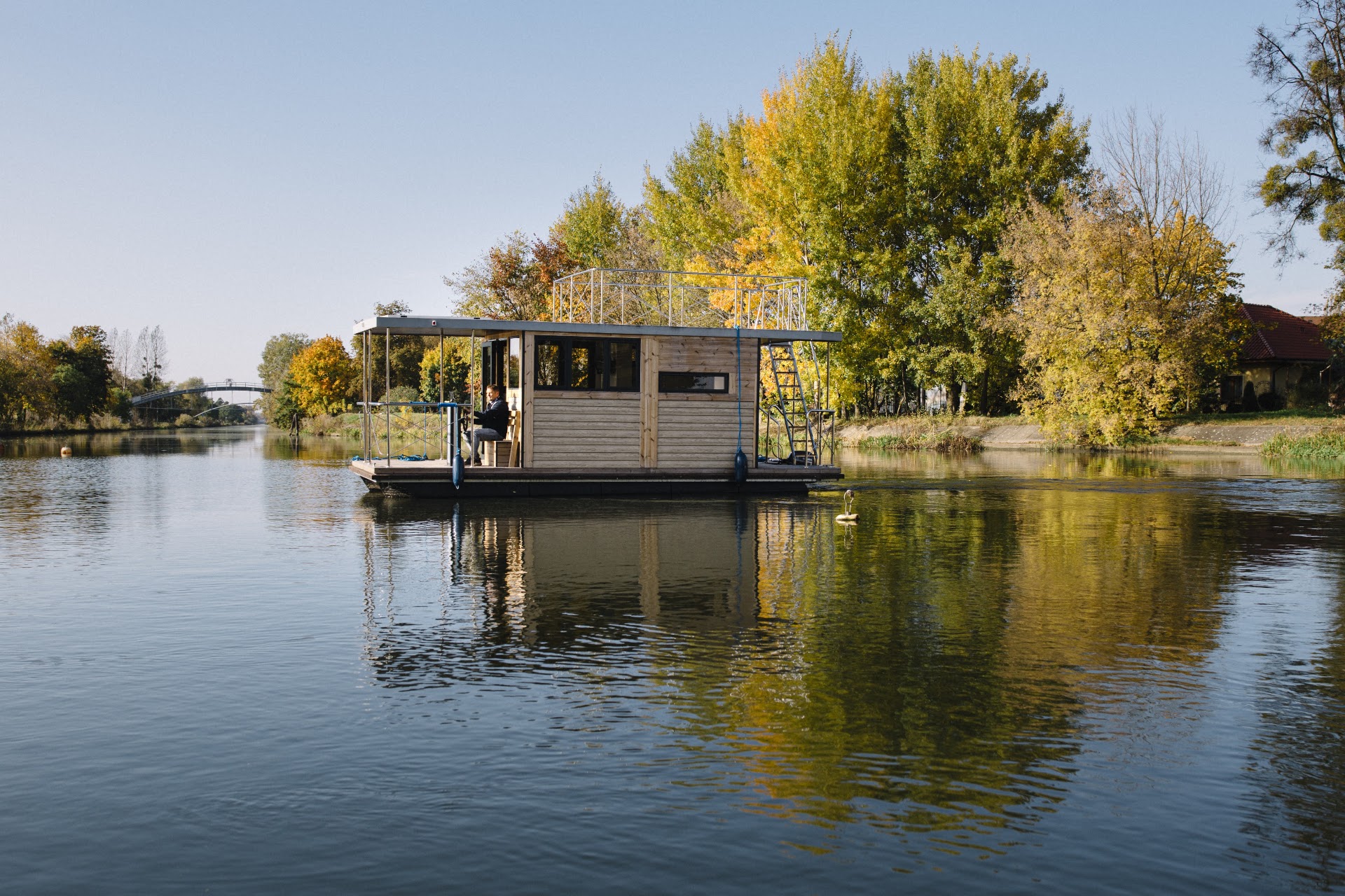 Campi 280 houseboat afloat — exterior and terrace